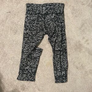 Black and white lulu leggings